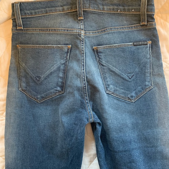 Hudson denim distressed skinny jeans. - Picture 6 of 6